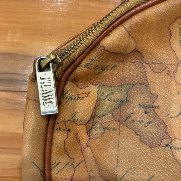 Alviero Martini Crossbody Bag - Picture 12 of 13